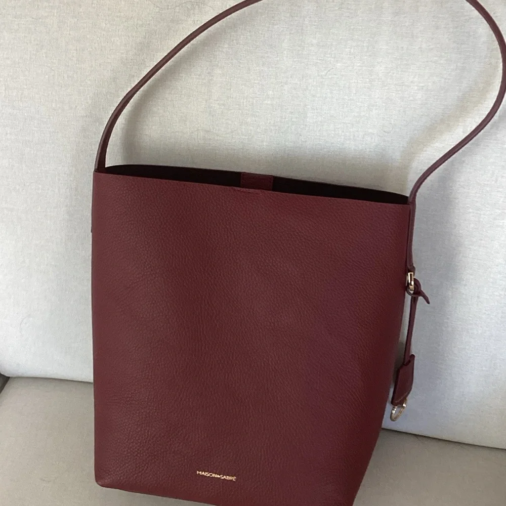 Elegant Burgundy Hobo Bag 
Leather - Picture 4 of 10
